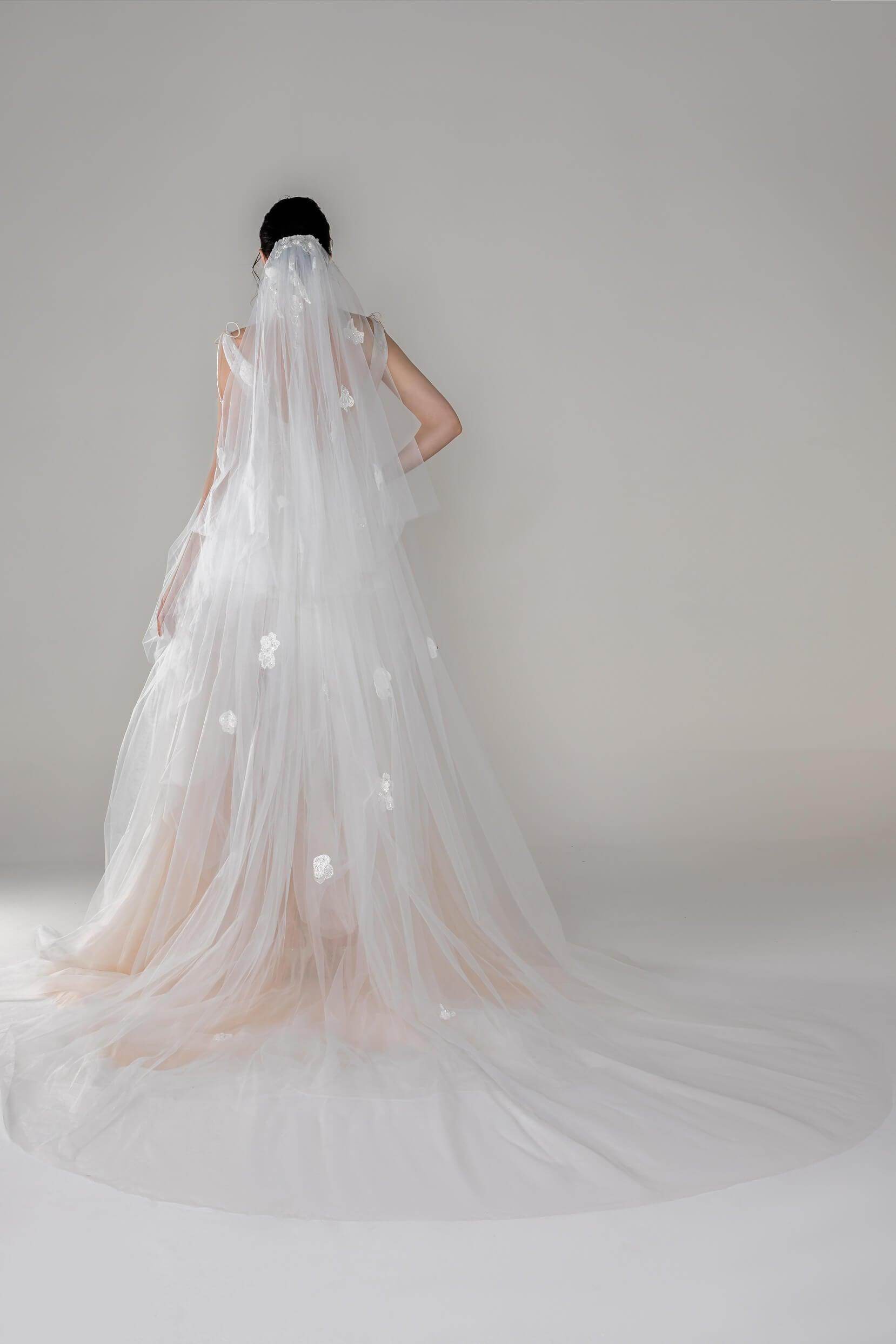 Two-tier Cut Edge Tulle Chapel Veils with Appliques Beading CV0272 - COCOMELODY